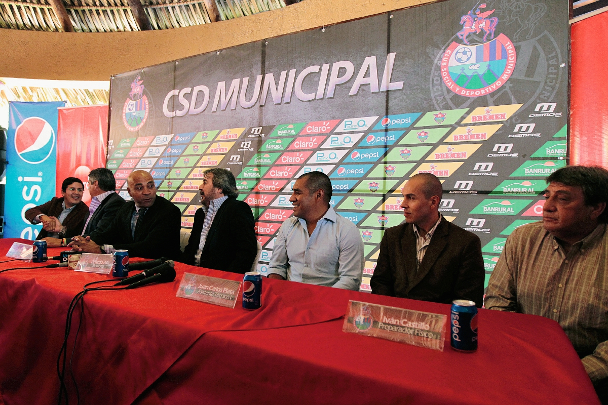 Wright es presentado como nuevo técnico de Municipal. (Foto Prensa Libre: Marcela Morales)