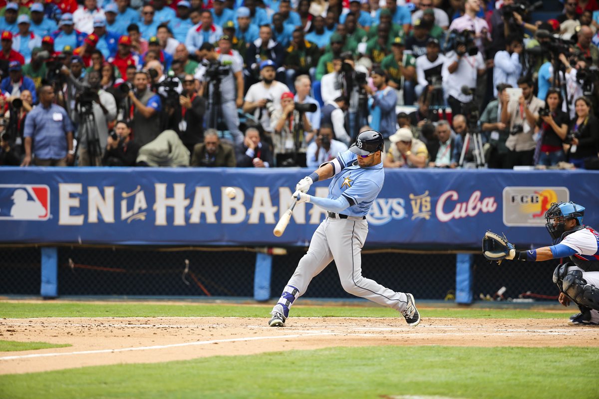 La MLB tiene restricciones sobre el tabaquismo. (Foto Prensa Libre: AP)