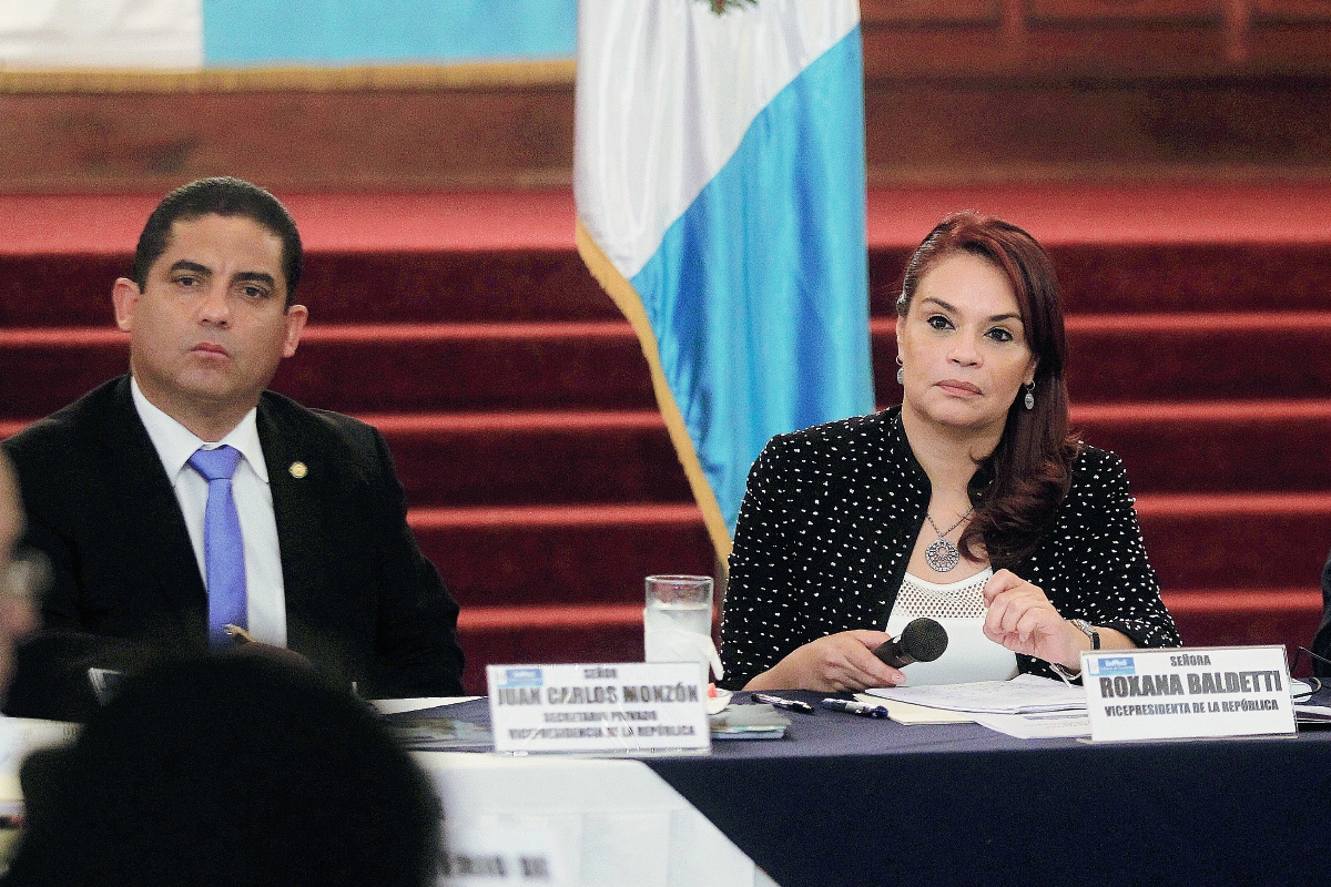 Monzón Rojas, quien era la mano derecha de Roxana Baldetti, se encuentra prófugo de la justicia. (Foto Prensa Libre: Hemeroteca PL)