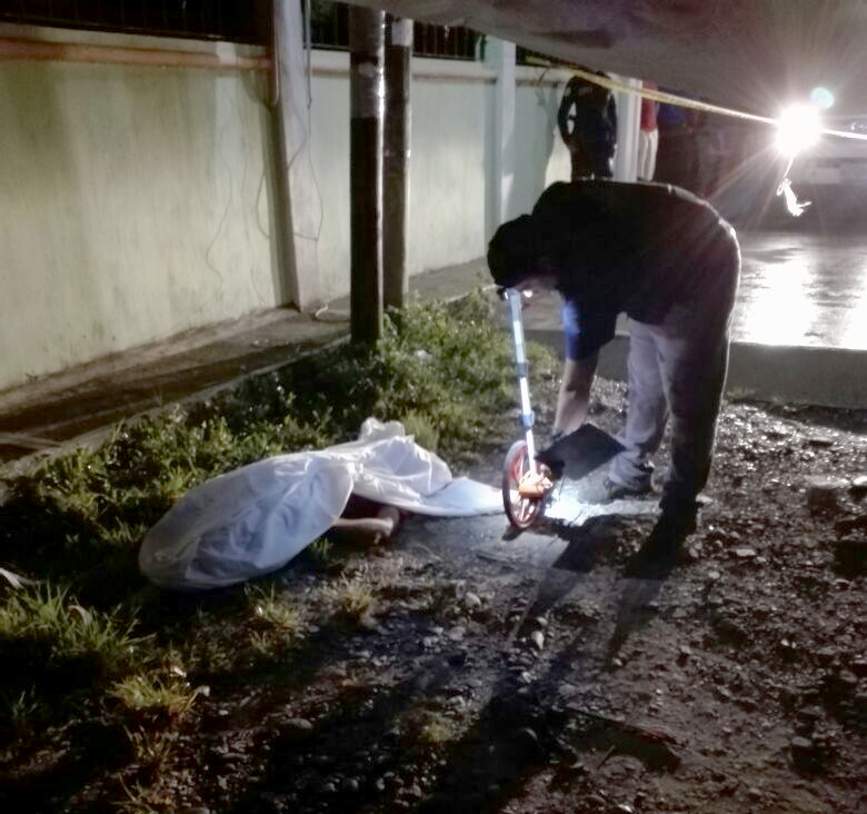 Un hombre murió a balazos en Izabal.(Prensa Libre: Dony Stewart)