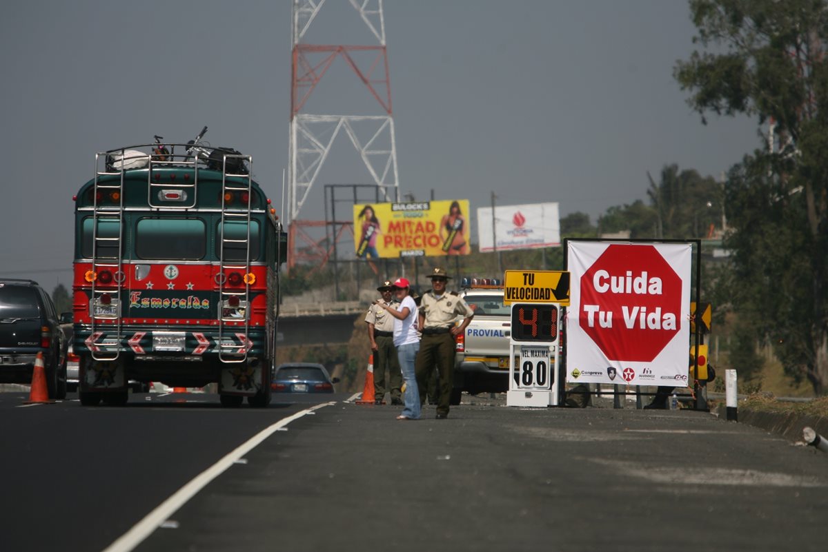 Las vacaciones de Semana Santa son aprovechadas por muchas familias para viajar a la provincia. (Foto Prensa Libre: Hemeroteca PL)