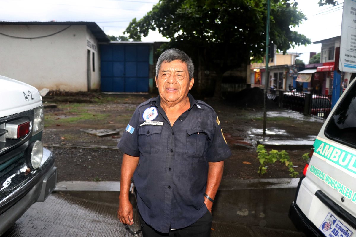 Pablo Santay Pascual relata la angustia que vivió dentro de la unidad. (Foto Prensa Libre: Rolando Miranda)