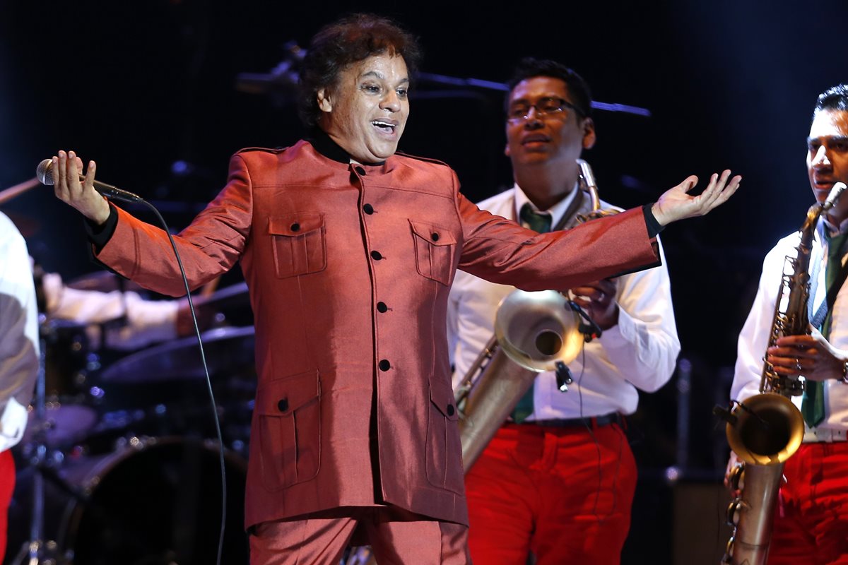 Juan Gabriel tenía cuatro hijos, entre quienes podría quedar repartida su fortuna. (Foto Prensa Libre: AFP)