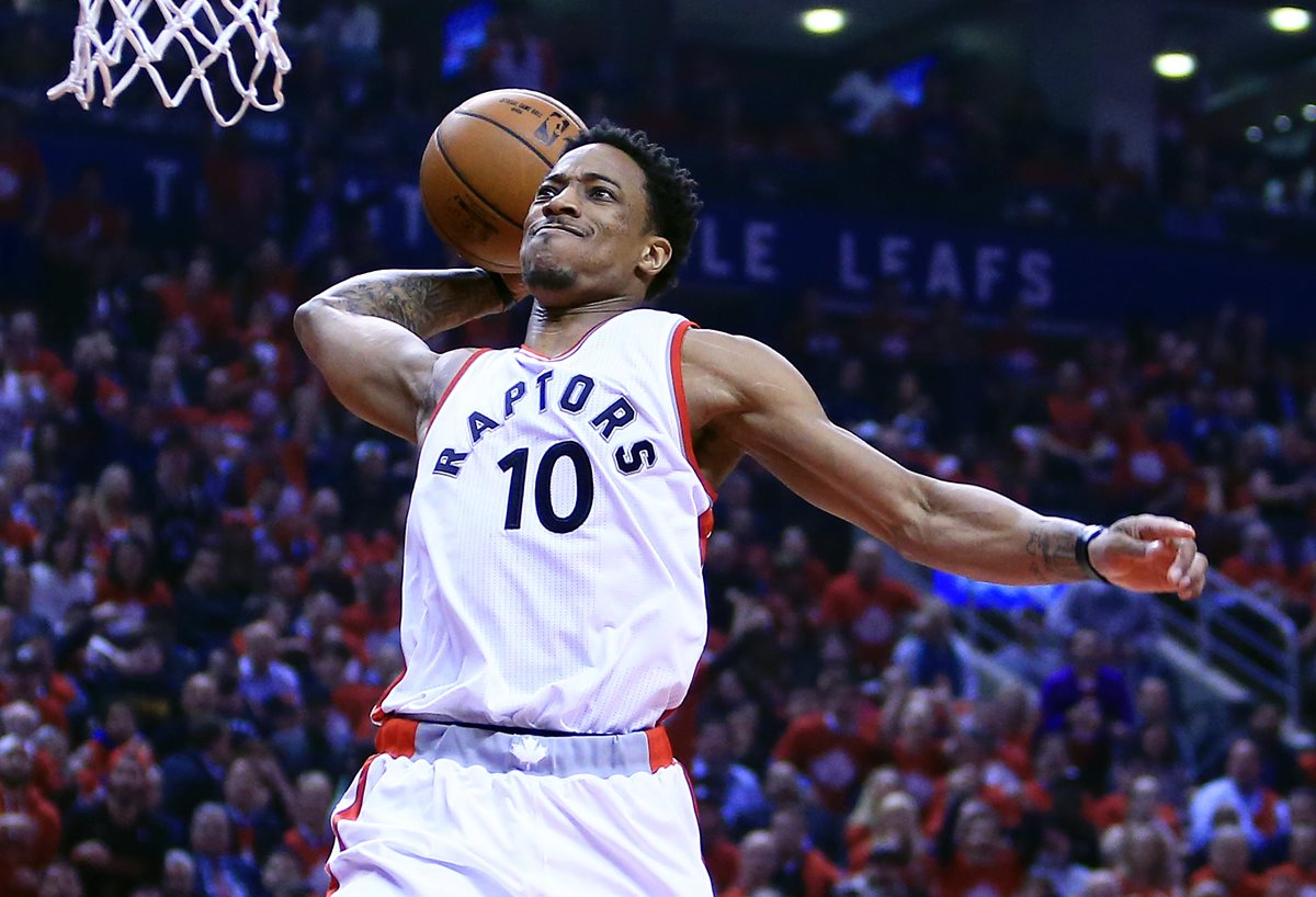 DeMar DeRozan anotó 18 puntos para los Raptors de Toronto. (Foto Prensa Libre: AFP).