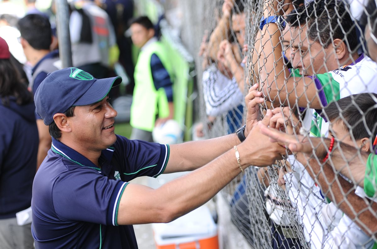 A pesar de los altibajos, Mauricio Tapia le dio el título a Antigua GFC. (Foto Prensa Libre: Francisco Sánchez)