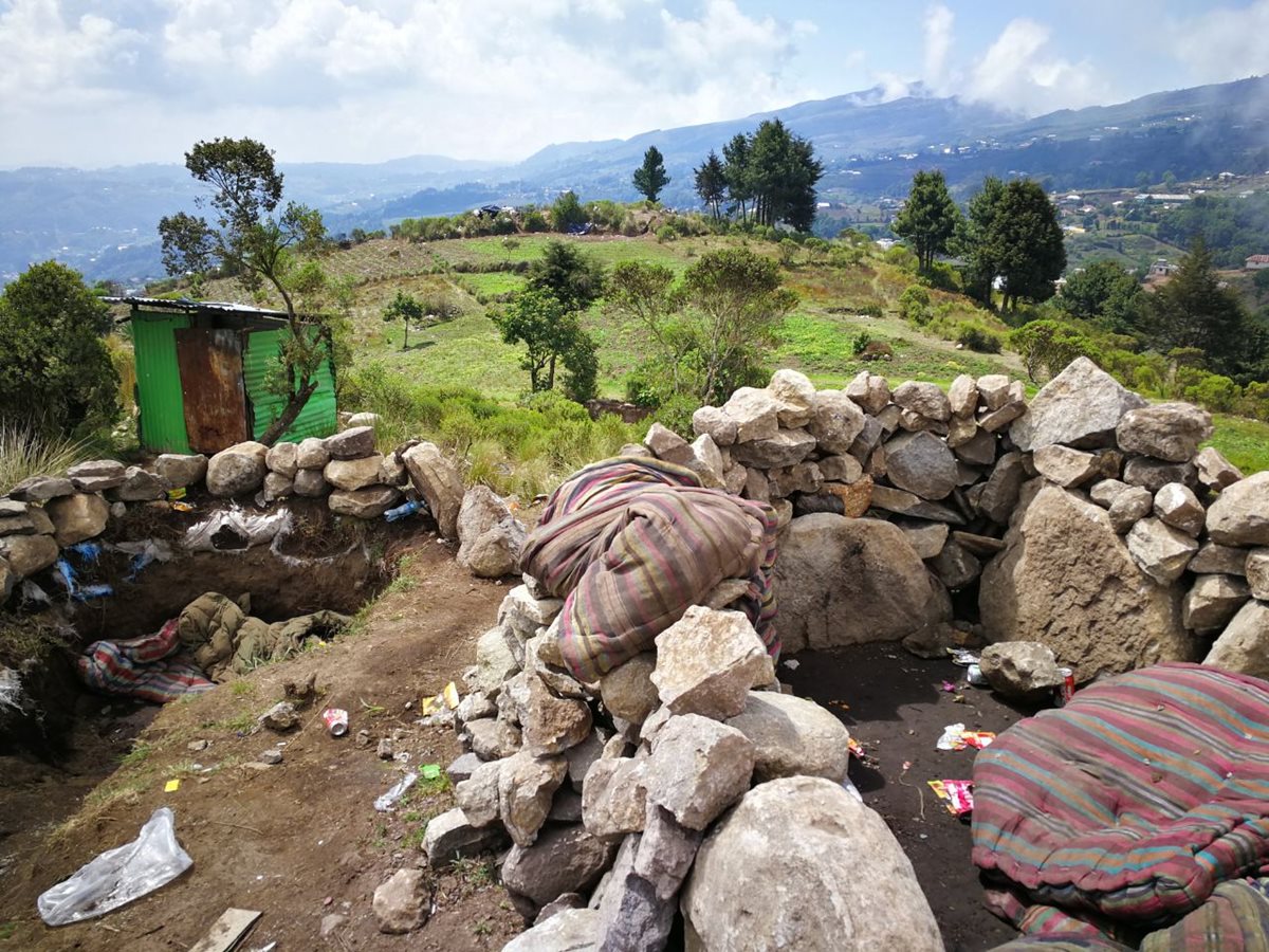 Desde las montañas disparan a los pueblos cercanos, indican los vecinos del lugar.