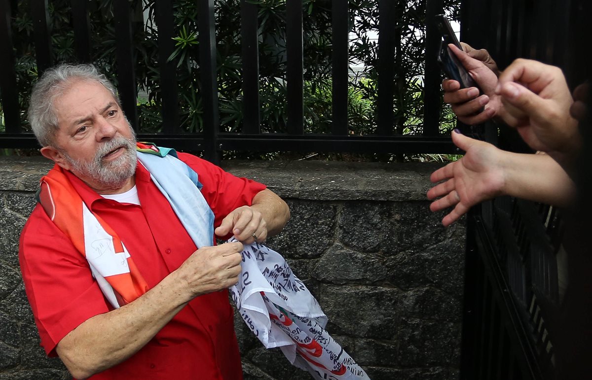 El expresidente brasileño, Lula da Silva, en una aparición pública el fin de semana último. (Foto Prensa Libre: EFE).