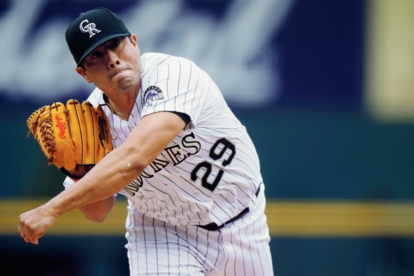 Jorge de la Rosa de México es uno de los mejores peloteros de la MLB, el mexicano es pieza clave en la novena de los Rockies de Colorado. (Foto Prensa Libre: AP )