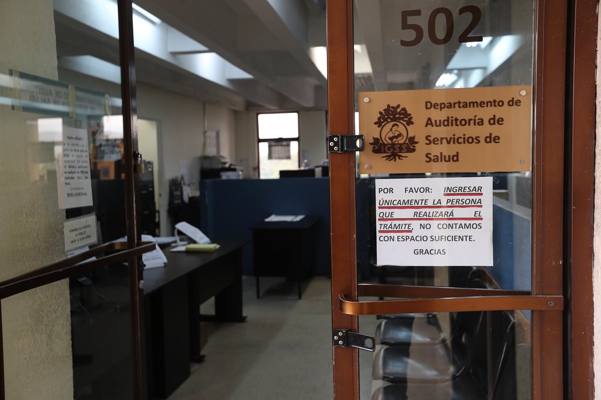 El departamento de Auditoría Médica del IGSS se ubica en el quinto nivel del edificio Torre Café. (Foto Prensa Libre: Érick Ávila)