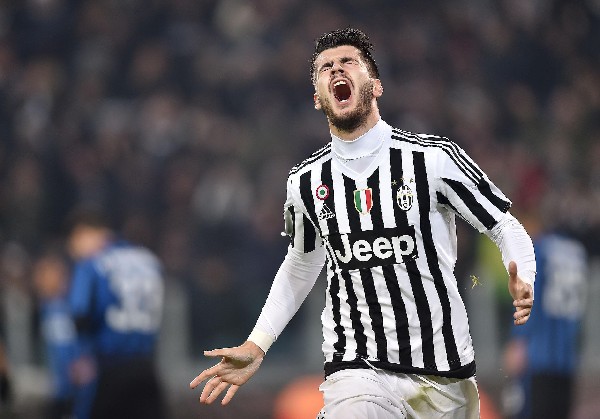 Álvaro Morata anotó un doblete para la Juventus en la Copa de Italia contra el Inter de Milán. (Foto Prensa Libre: AP)