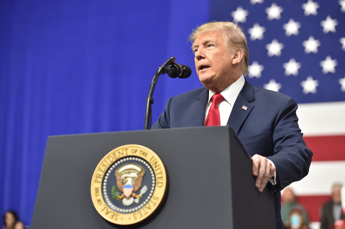 El presidente Donald Trump durante un mitin político en Pennsylvania este sábado. (Foto Prensa Libre: AFP).