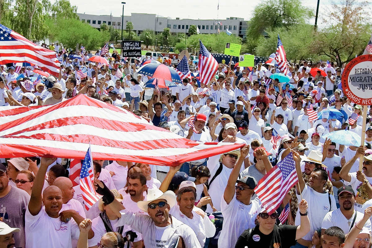 En el 2016, 13.1 millones de latinos podrán introducir su papeleta en las urnas. Foto Prensa Libre:AP)