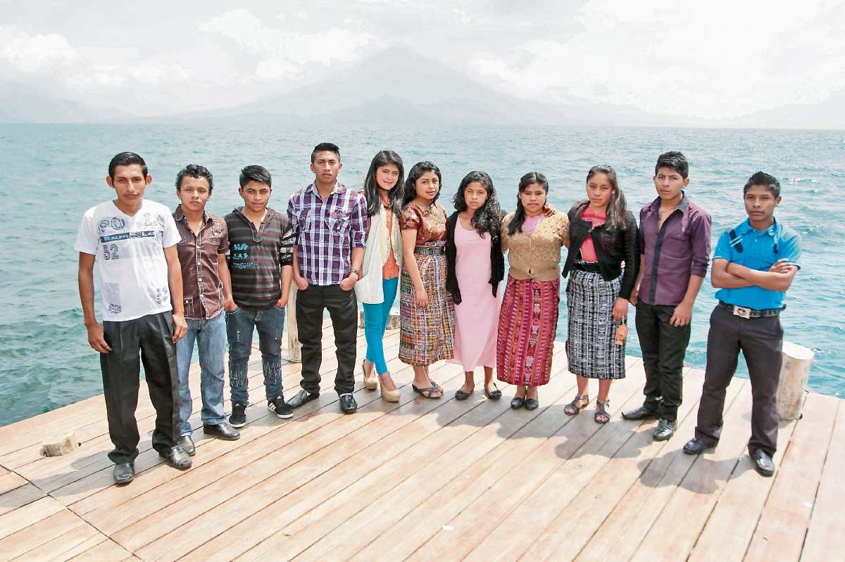 Jóvenes ejemplares vencen día a día las adversidades de su entorno con su motivación y esfuerzo, apoyados por las becas de la Fundación Telefónica.