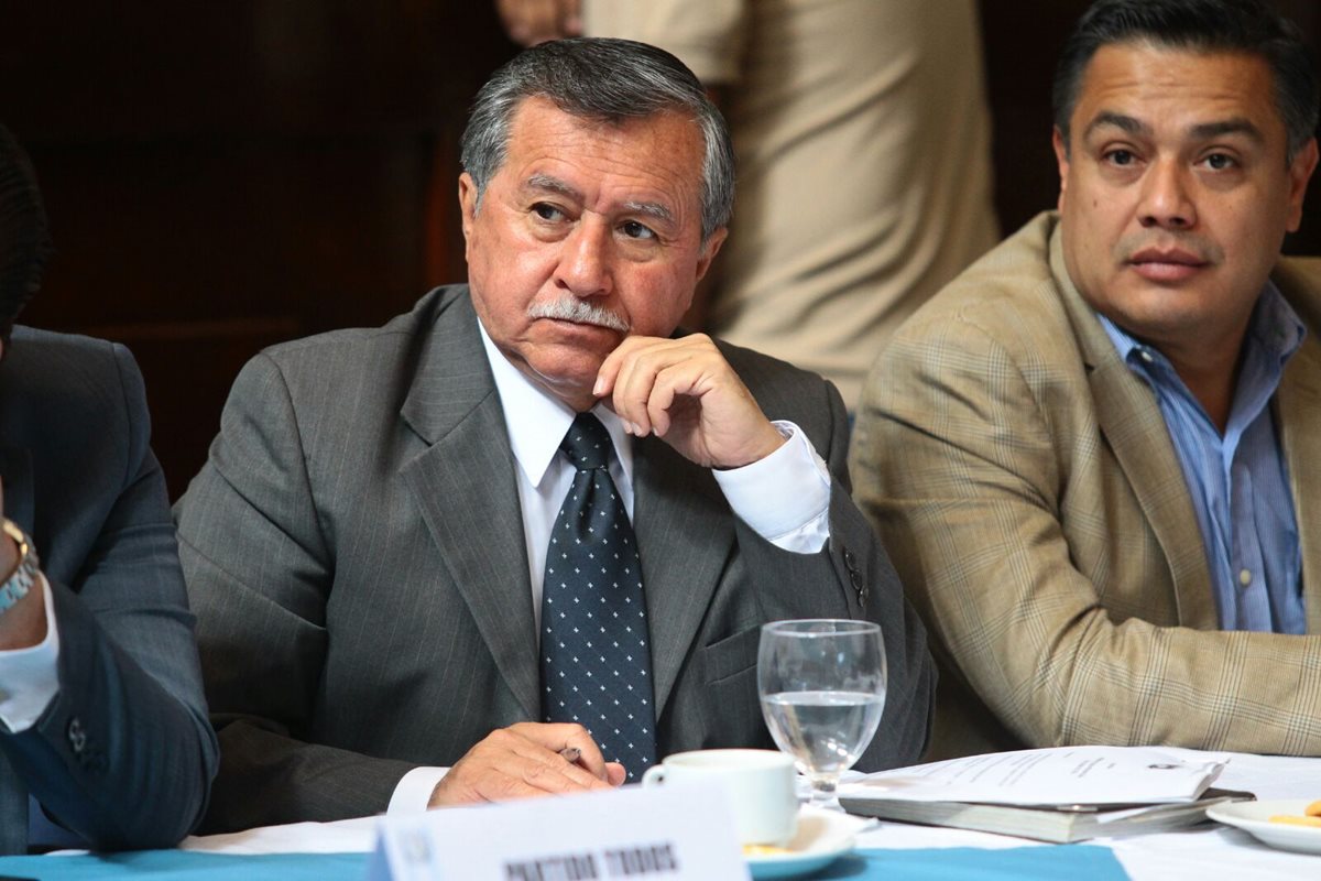 El diputado Ovalle Maldonado es integrantes de la Asociación de Veteranos Militares de Guatemala (Avemilgua). (Foto Prensa Libre: Esbin García)