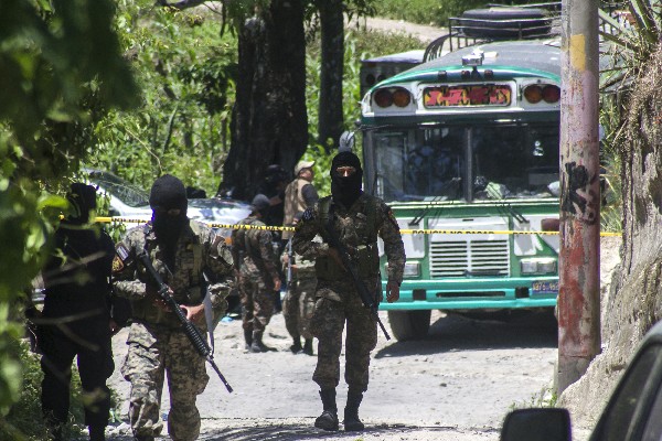 países de la región se ven afectados a diario por hechos de violencia.(Foto Prensa Libre:EFE)