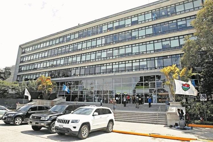 Las Municipalidades a nivel nacional puntean bajo en cumplimiento de la Ley de Acceso a la Información Pública (LAIP). (Foto Prensa Libre: Hemeroteca PL)