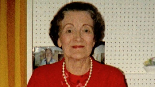 Gladys Godfrey fue violada y asesinada en su bungaló en la localidad de Mansfield, en el centro de Inglaterra. (FAMILIA GODFREY)