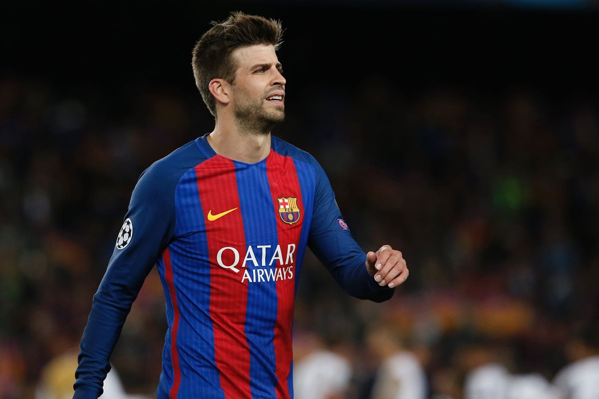 Piqué está acostumbrado a generar polémica en redes sociales y el Real Madrid es su principal víctima. (Foto Prensa Libre: AFP)