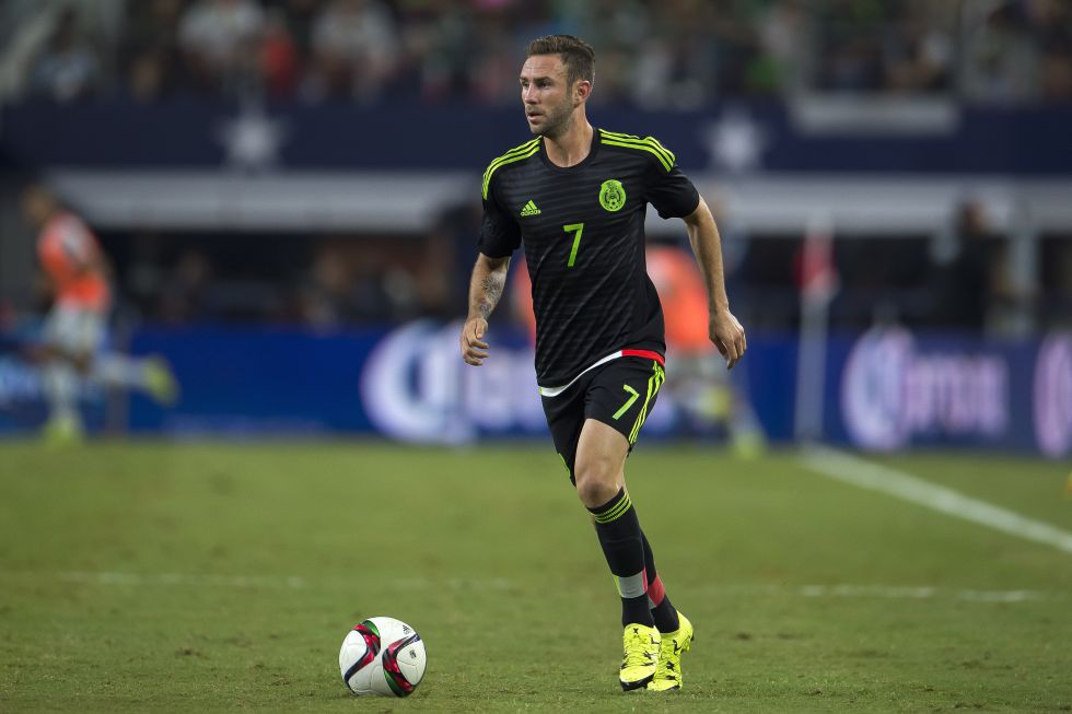 El defensa mexicano Miguel Layún apunta a la titularidad el domingo frente a Portugal. (Foto Prensa Libre: Hemeroteca PL)