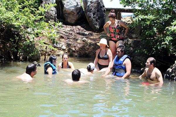 Los visitantes pueden disfrutar de un área para baño en aguas cristalinas. (E. Perdomo)<br _mce_bogus="1"/>
