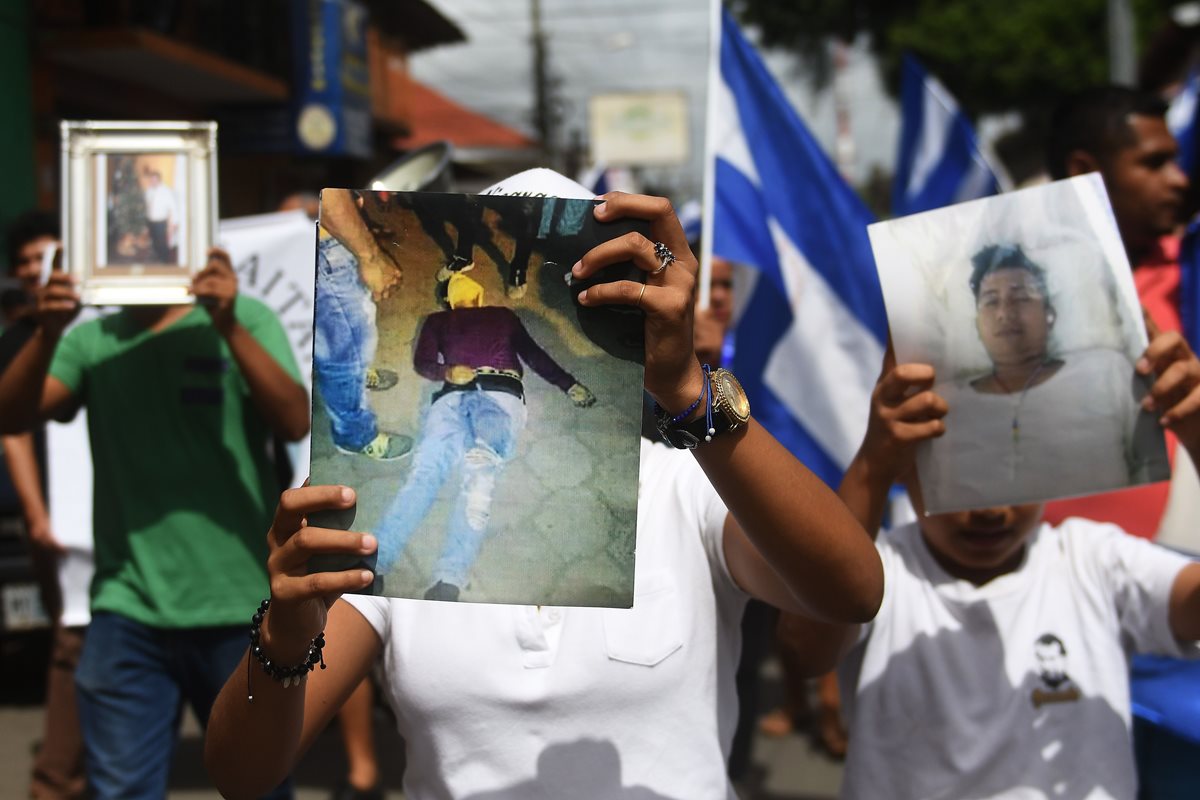 Pobladores de Masaya recuerdan a héroes caídos en revueltas antigubernamentales en Nicaragua. (AFP).