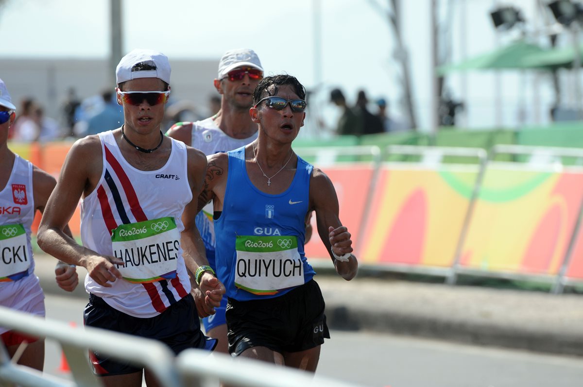 Jaime Daniel Quiyuch durante la competencia de los 50 kilómetros marcha en los Juegos Olímpicos de Río de Janeiro. (Foto Prensa Libre: Jeniffer Gómez)