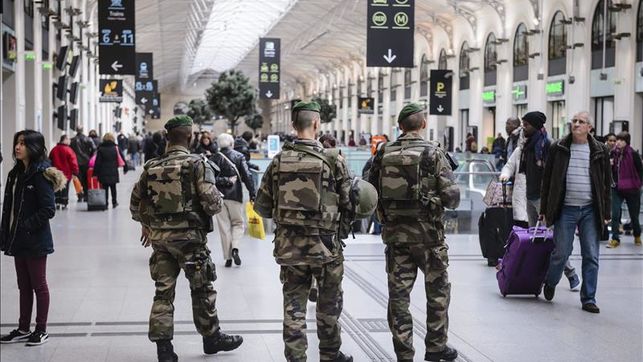 Francia aumenta las medidas de seguridad ante la amenaza del Estado Islámico. (Foto Prensa Libre: AFP)