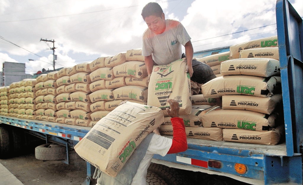 Gobierno espera recaudar Q239 millones por insumo de construcción. (Foto Prensa Libre: Hemeroteca PL)