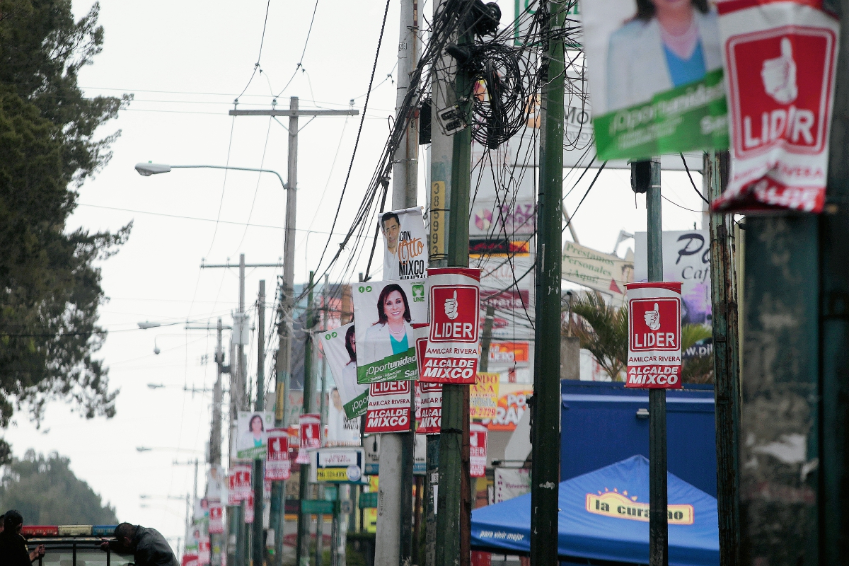 Los partidos políticos tienen hasta mañana para entregar sus informes de gastos de campaña (Foto Prensa Libre: Hemeroteca PL)