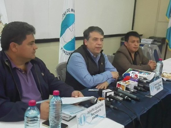 Directivos de la Anam afirmaron que no tienen información de como funciona el Plan de Prestaciones del Empleado Municipal. (Foto Prensa Libre: Edwin Pitán)