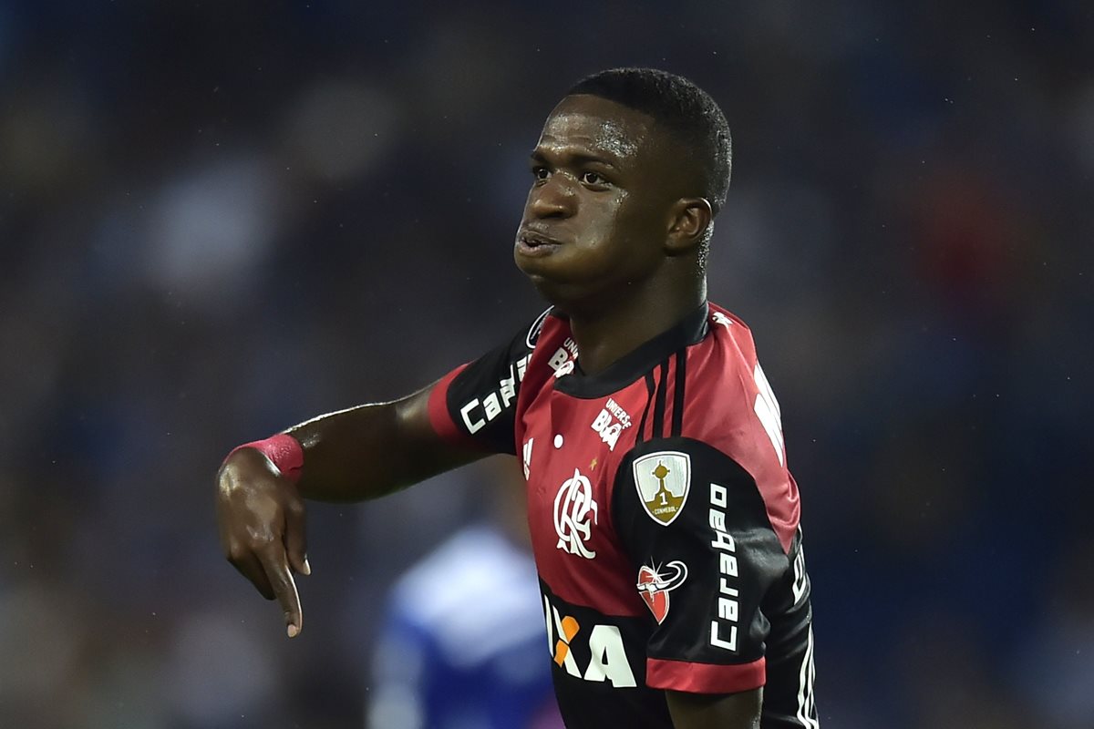 Vinicius Junior celebró en dos ocasiones y ayudó a su equipo el Flamengo en la Copa Libertadores. (Foto Prensa Libre: AFP)