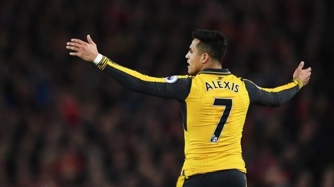 Alexis Sánchez no esconde su descontento en el campo, pero nunca lo ha hecho a lo largo de su carrera.(GETTY IMAGES)