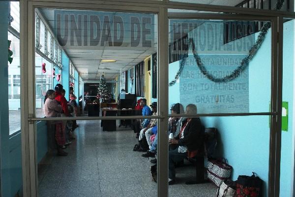 Unidad de hemodiálisis de hospital  no cuenta con suficientes medicamentos ni personal especializado, según el sindicado de este centro asistencial.