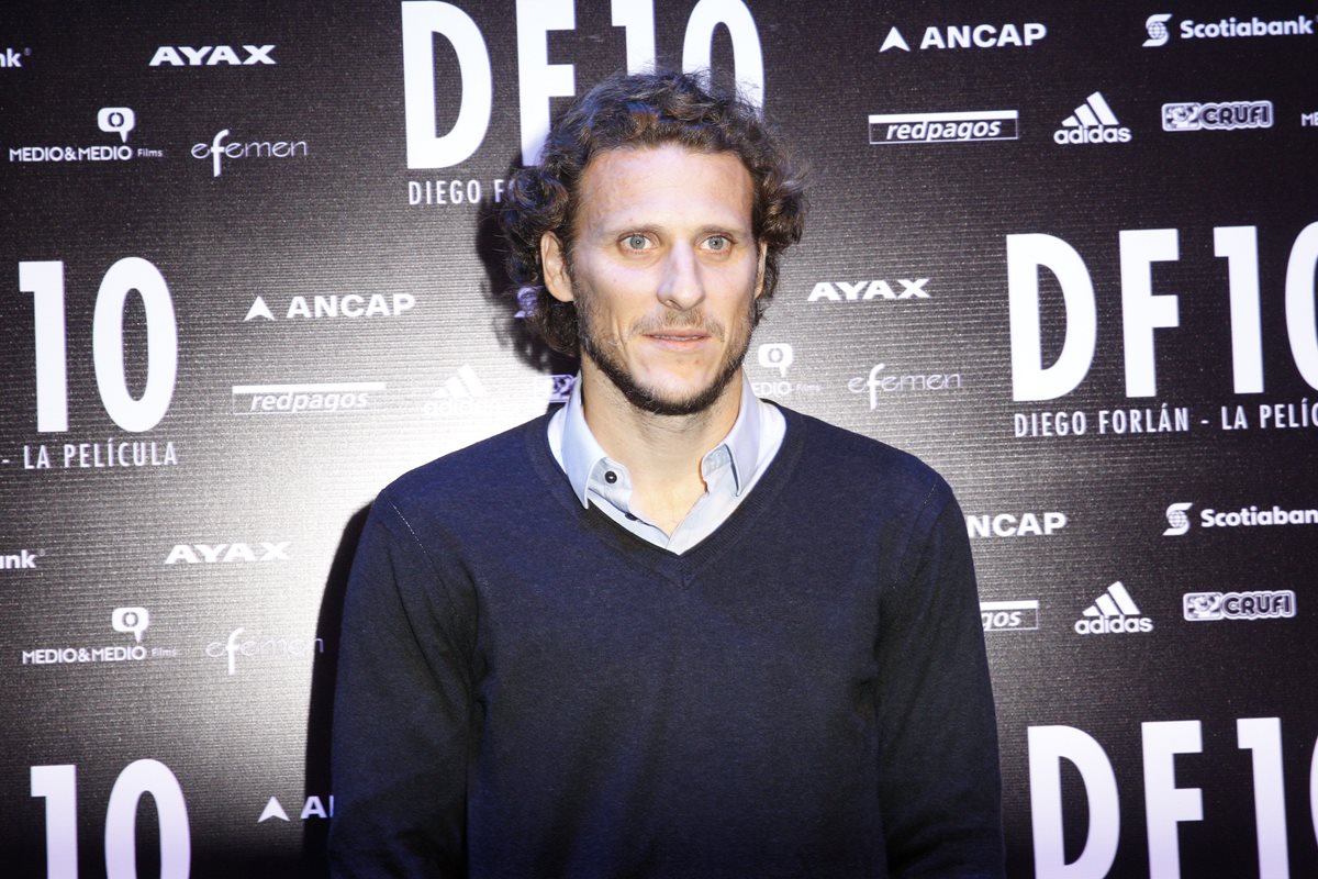 El futbolista uruguayo Diego Forlán en la presentación oficial de su película "DF10". (Foto Prensa Libre: EFE)