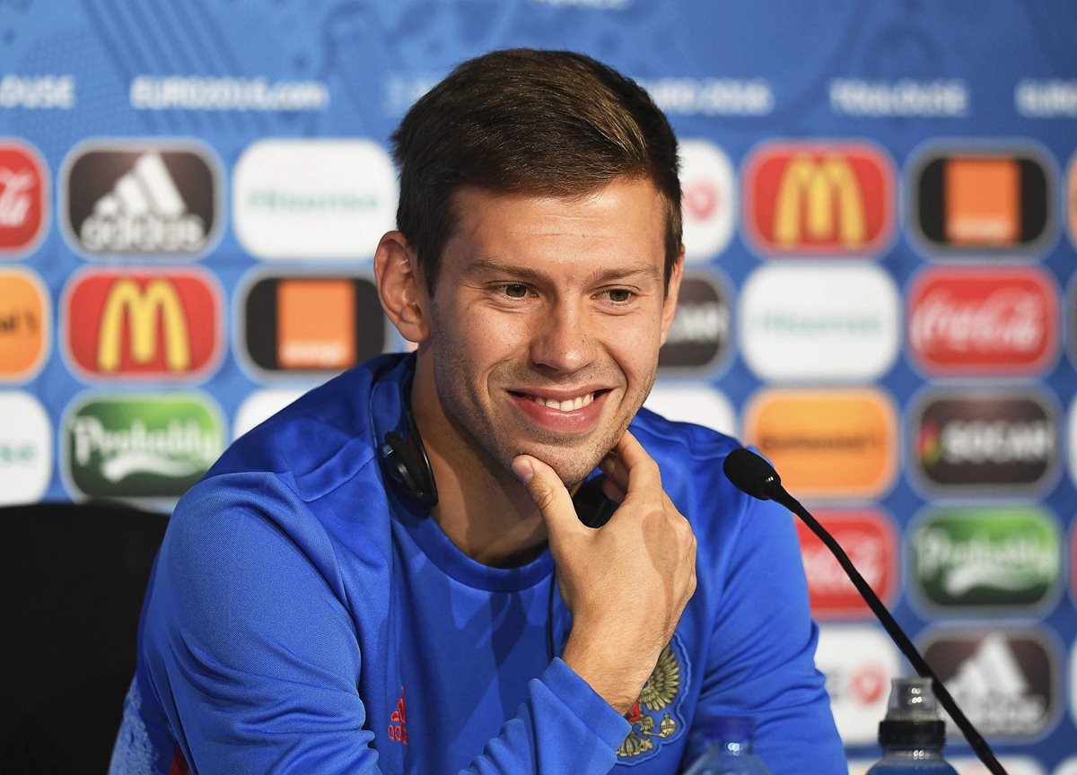 El ruso Smolov durante la conferencia prensa previa al juego entre Gales. (Foto Prensa Libre: EFE)