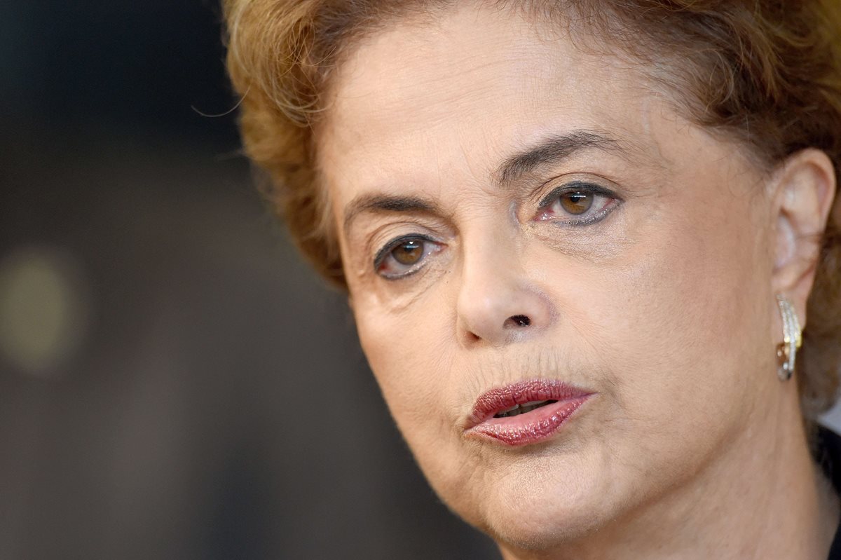 Dilma Rousseff, presidenta de Brasil, afronta caos político en su país. (Foto Prensa Libre: AFP).