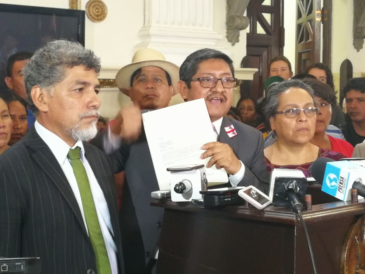 La iniciativa fue presentada a Dirección Legislativa del Congreso por la bancada Convergencia. (Foto Prensa Libre: Jessica Gramajo)