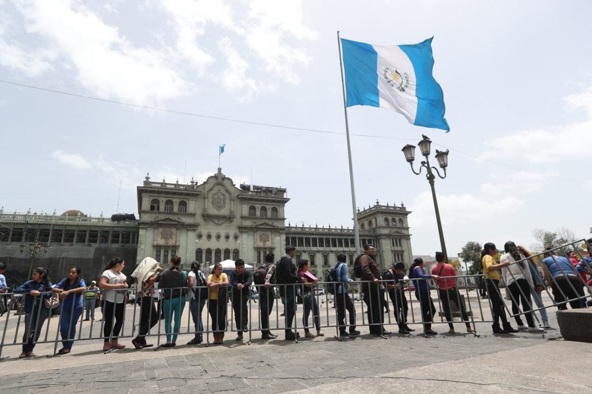 La Feria del Empleo "En Tu Zona" estará presente en seis puntos de la ciudad durante seis días en horario de 9 a 15 horas. (Foto Prensa Libre: Óscar Rivas)