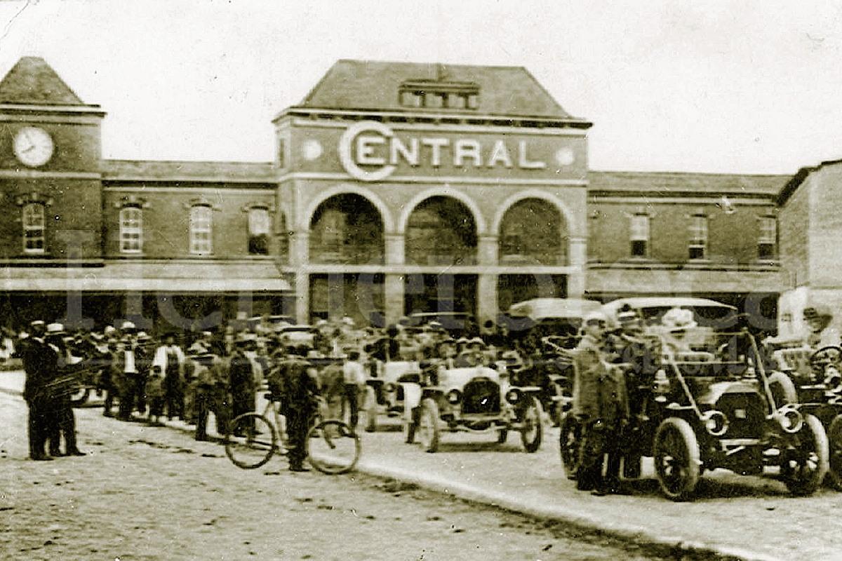 Edificio de la Estación Central de Ferrocarriles de Guatemala. Foto: Hemeroteca PL