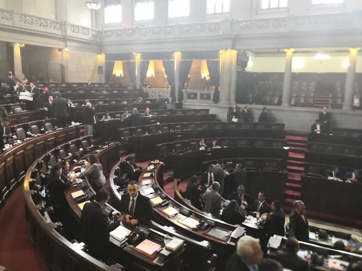 Diputados convocaron a la Comisión Postuladora en una sesión extraordinaria. (Foto Prensa Libre: Carlos Álvarez)