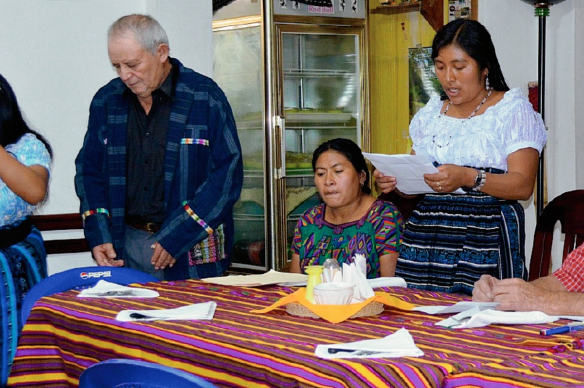 Miembros de  la Asociación inauguran   sede regional que funciona en Uspantán. (Foto Prensa Libre: Óscar Figueroa)