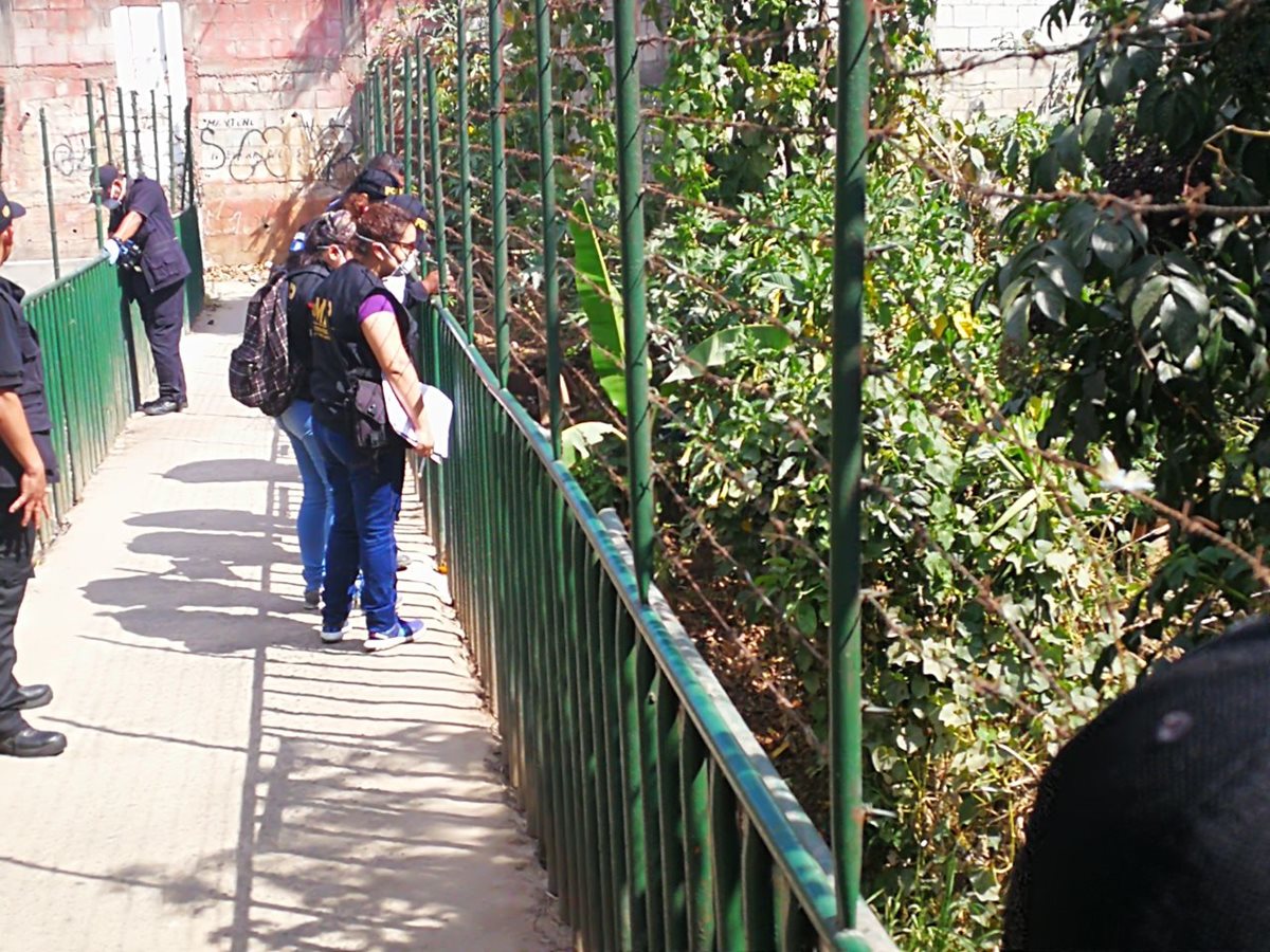 El martes 13 se registraron nueve muertes a consecuencia de la violencia en el área metropolitana. (Foto Prensa Libre: Estuardo Paredes)