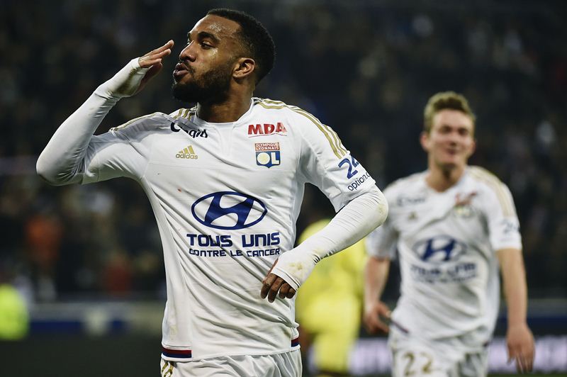 El Lyon celebró un triunfo que le permite meterse dentro de los primeros lugares. (Foto Prensa Libre: AFP)