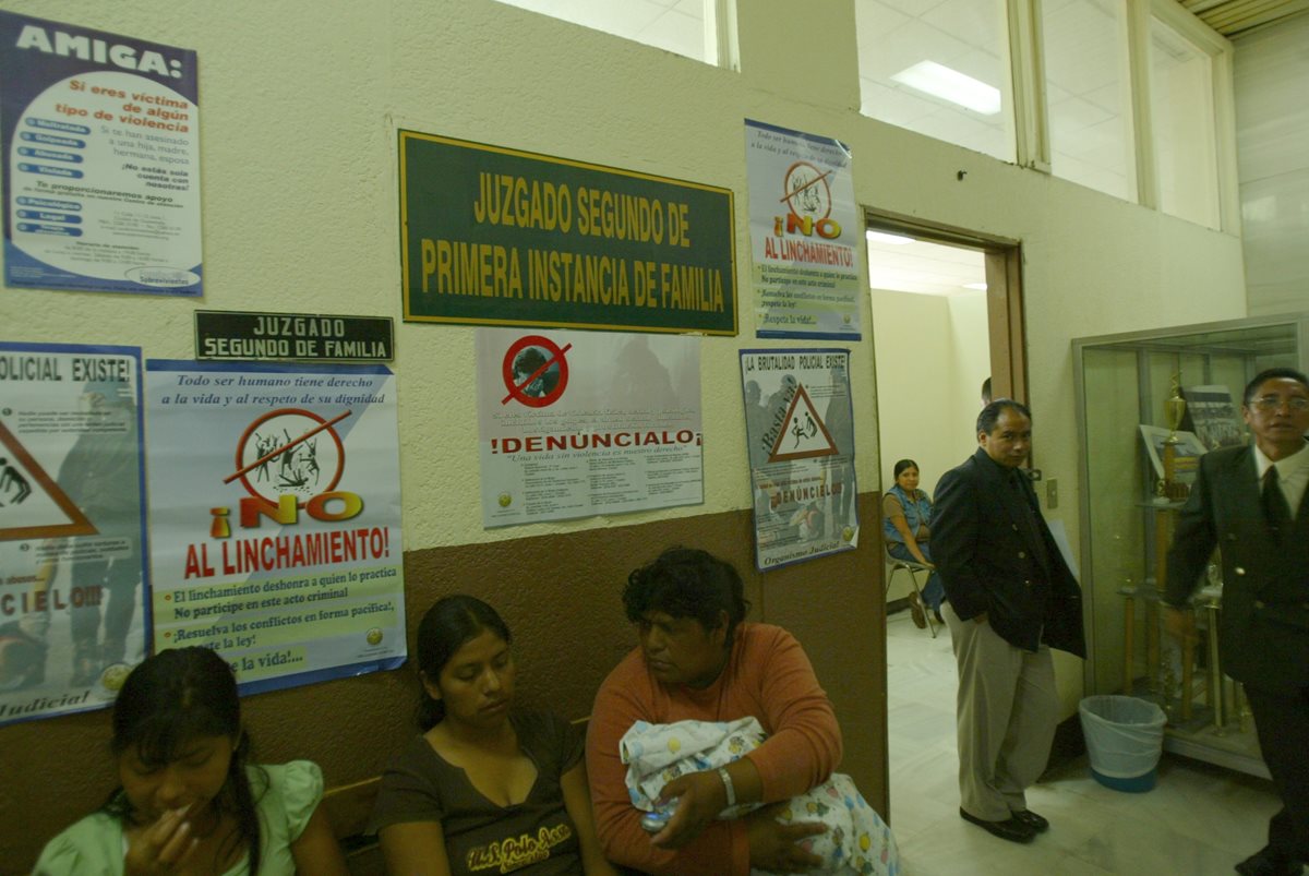 Para muchas mamás, lograr una pensión alimenticia no es nada sencillo. (Foto Prensa Libre: Hemeroteca PL)