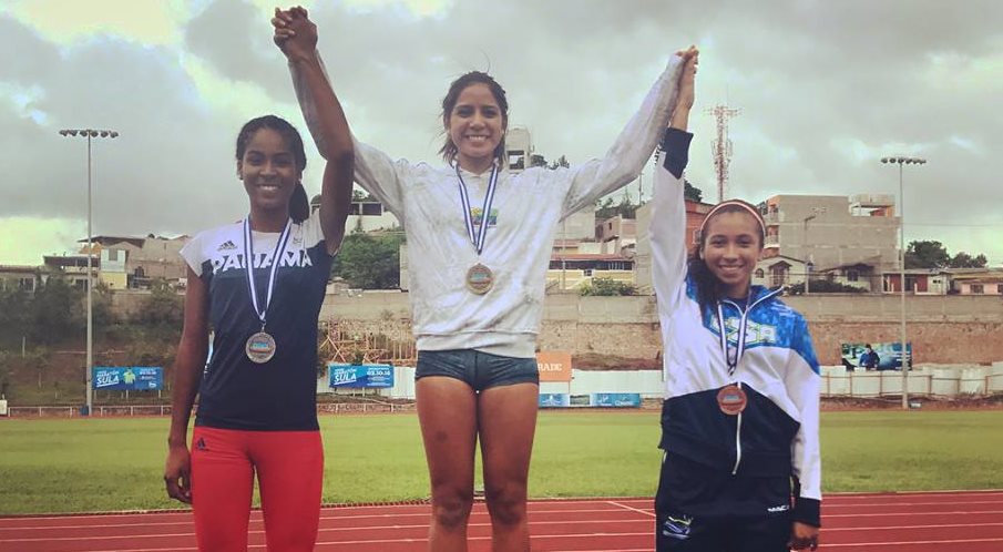 Estefany Cruz sigue demostrando que es una de las mejores atletas de salto a nivel centroamericano. (Foto Prensa Libre: cortesía Estefany Cruz)