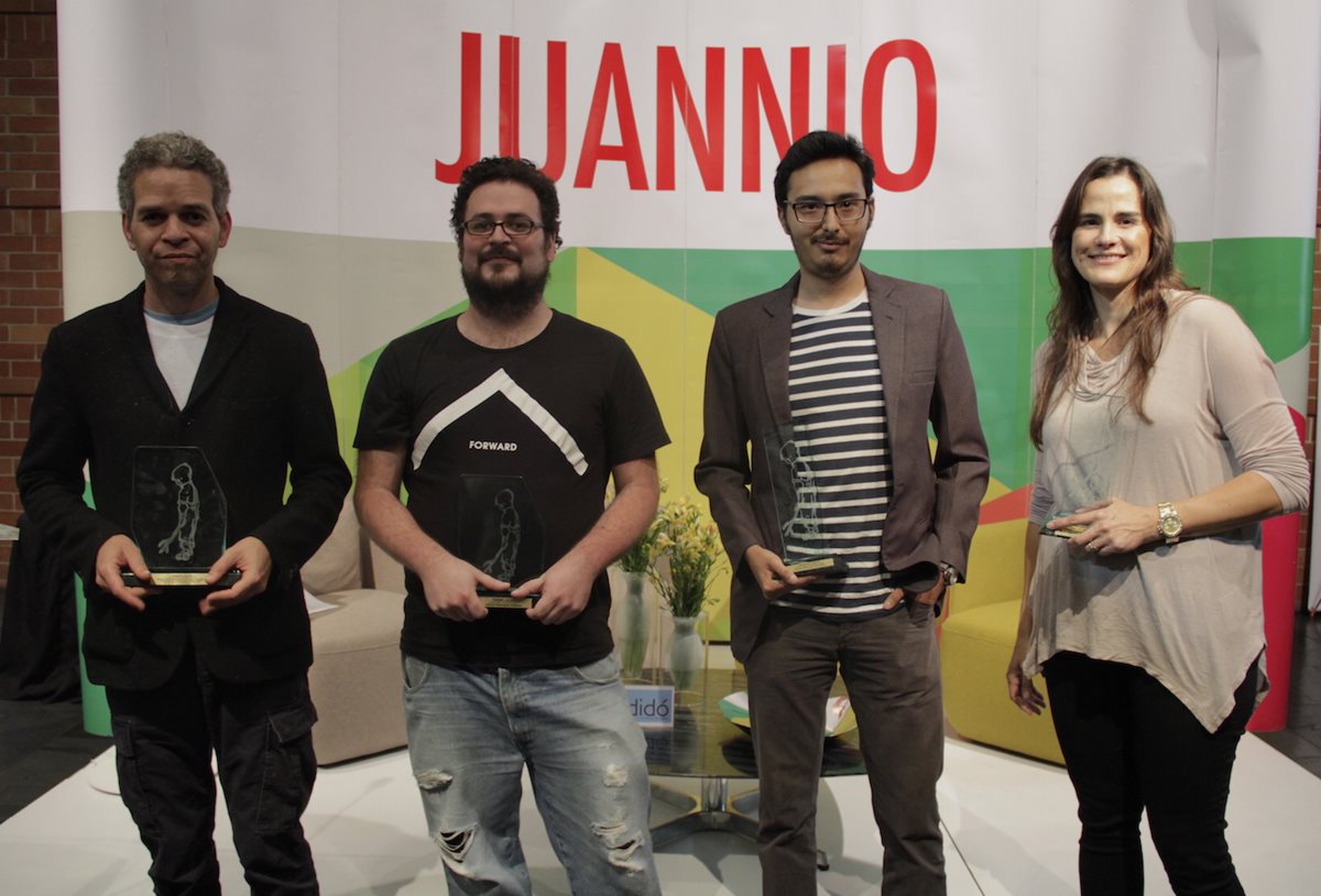 David Pérez Karmadavis, Gabriel Rodríguez Pellecer (primeros lugares), Diego Morales Portillo (segundo lugar) y María Alejandra González Escamilla (tercer lugar). (Foto Prensa Libre: Juannio)