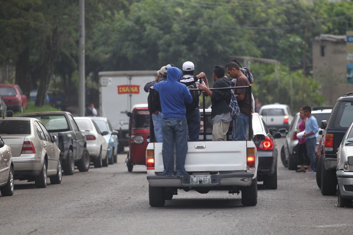 Los carros cobraban entre Q 5 y Q 10 por viaje.