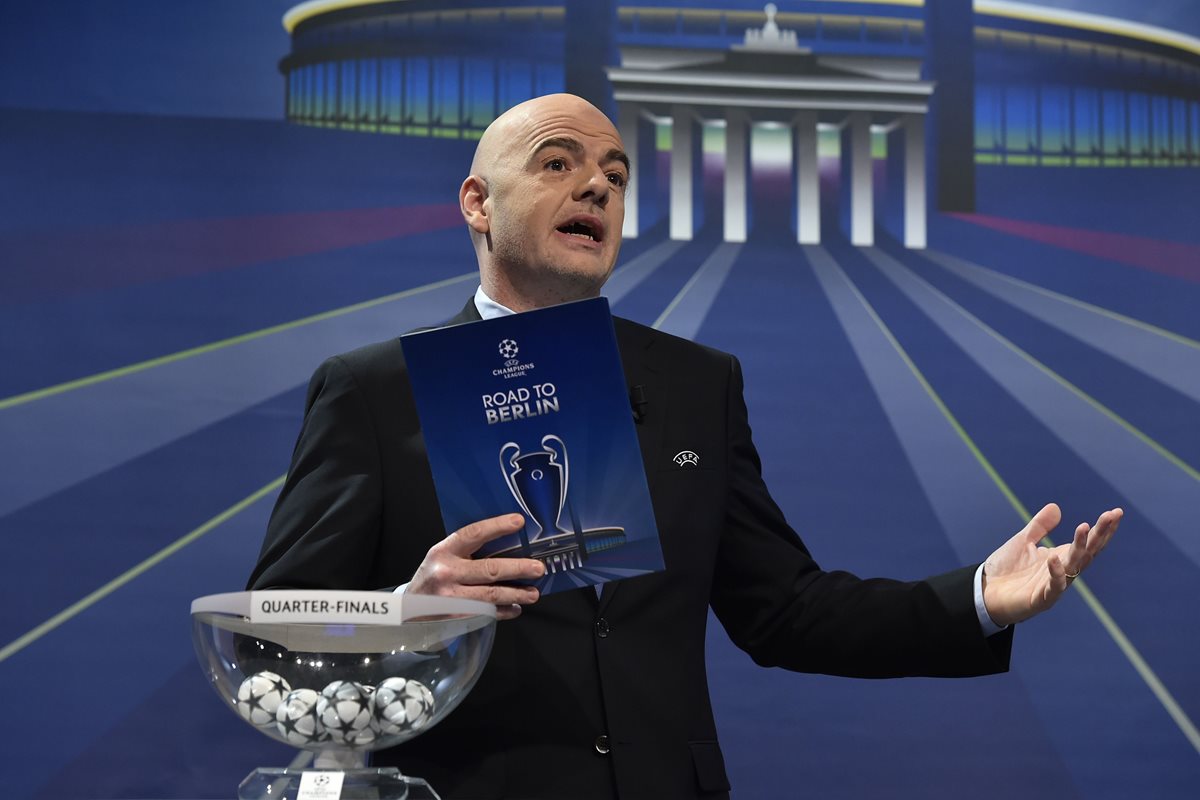 El presidente de la Fifa, Gianni Infantino, aseguró que la no clasificación de Italia al Mundial de Rusia 2018 es una tragedia. (Foto Prensa Libre: AFP)