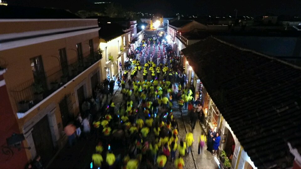 La "Caminata del Recuerdo" busca sensibilizar a la población sobre al importancia de conducir de manera responsable. (Foto Prensa Libre: @DTransitoPNC)