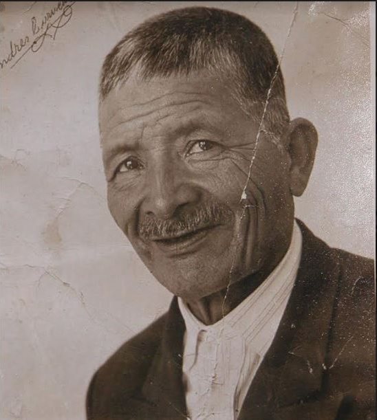 Imágen de Andrés Curruchiche, pintor de Comalapa, Chimaltenango. (Foto Prensa Libre: Álvaro Interiano)